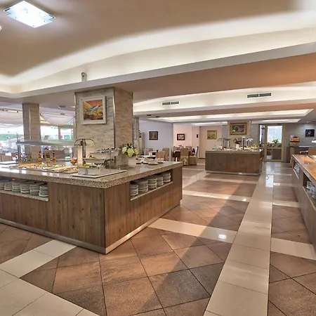 ホテル Golden Dune 4*